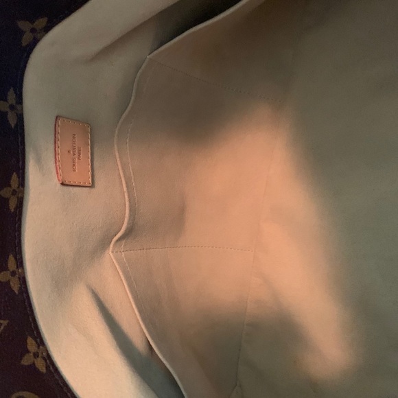 Louis Vuitton Artsy Monogram - Picture 9 of 10